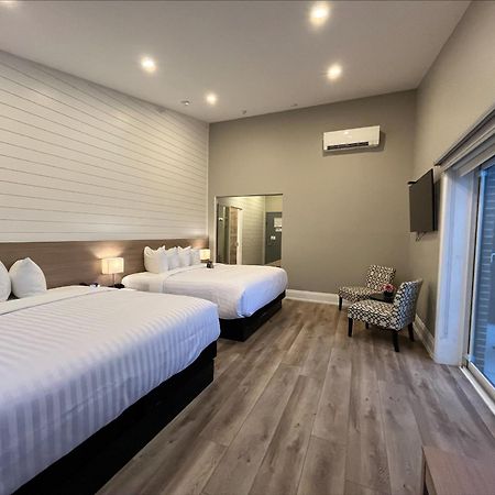 Colonial Hotel & Suites Grand Bend Bagian luar foto