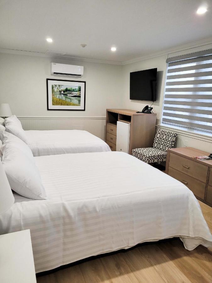 Colonial Hotel & Suites Grand Bend Bagian luar foto