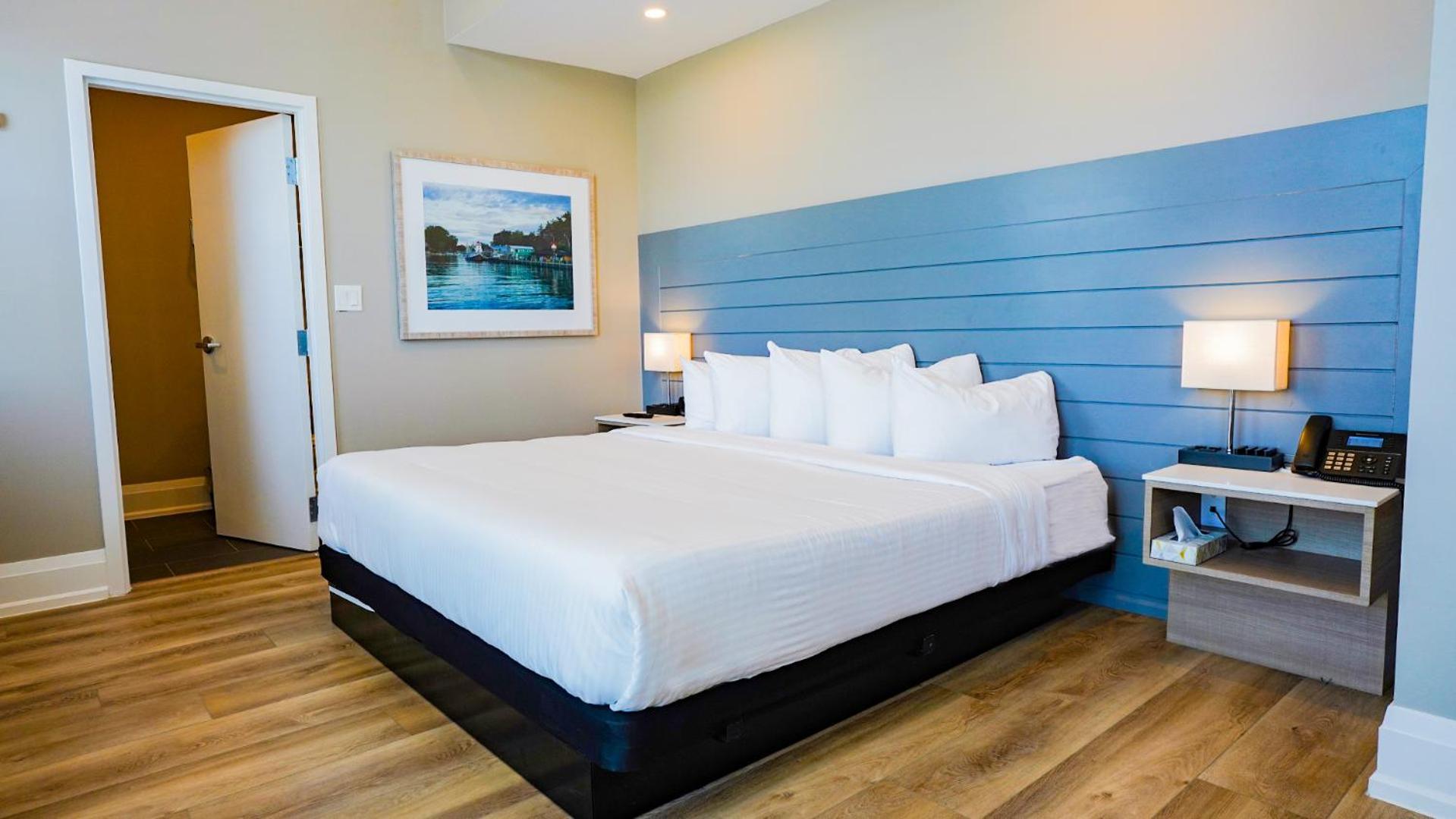 Colonial Hotel & Suites Grand Bend Bagian luar foto