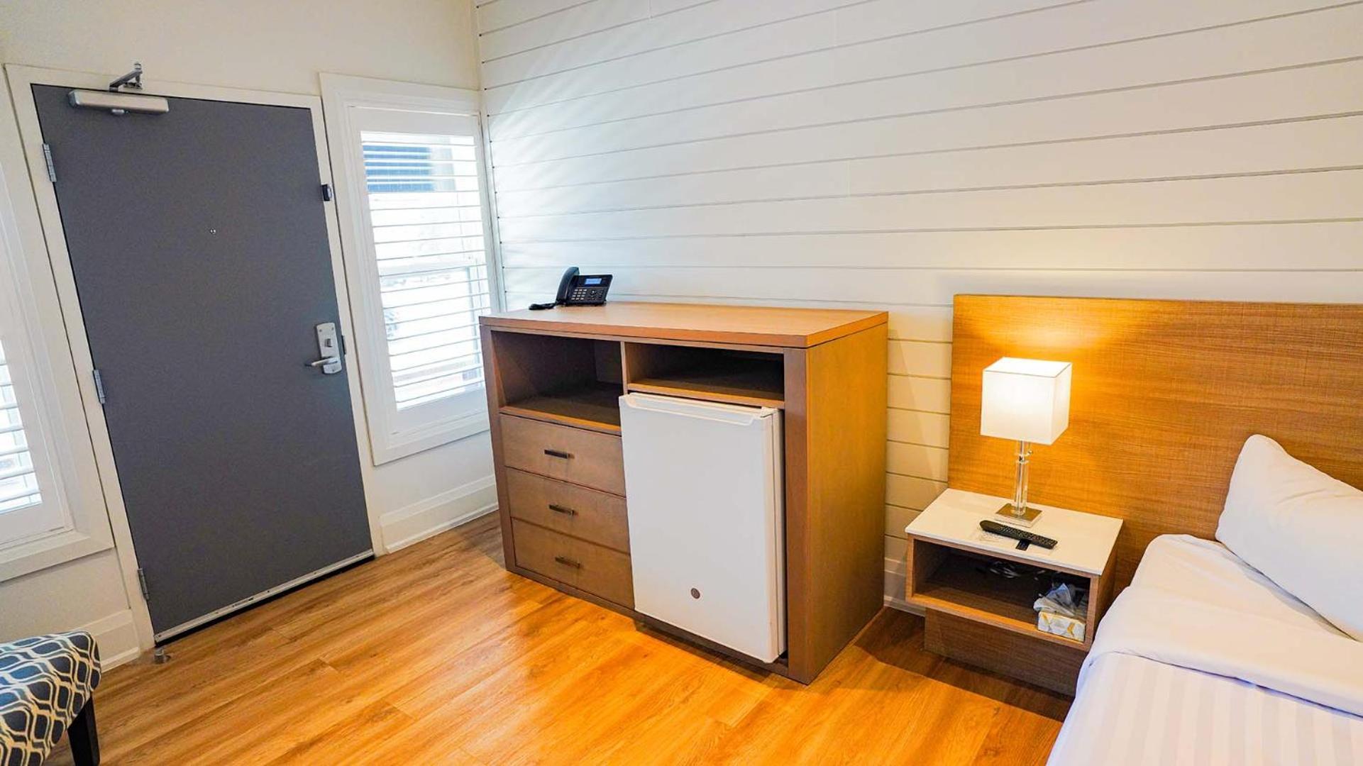 Colonial Hotel & Suites Grand Bend Bagian luar foto