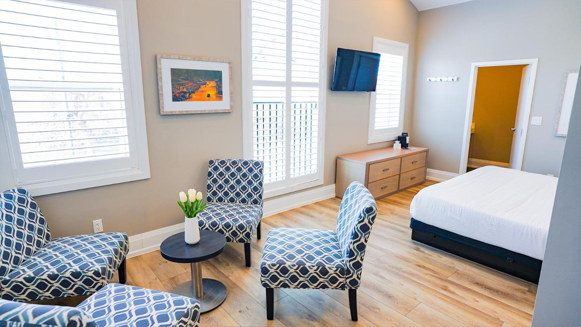 Colonial Hotel & Suites Grand Bend Bagian luar foto