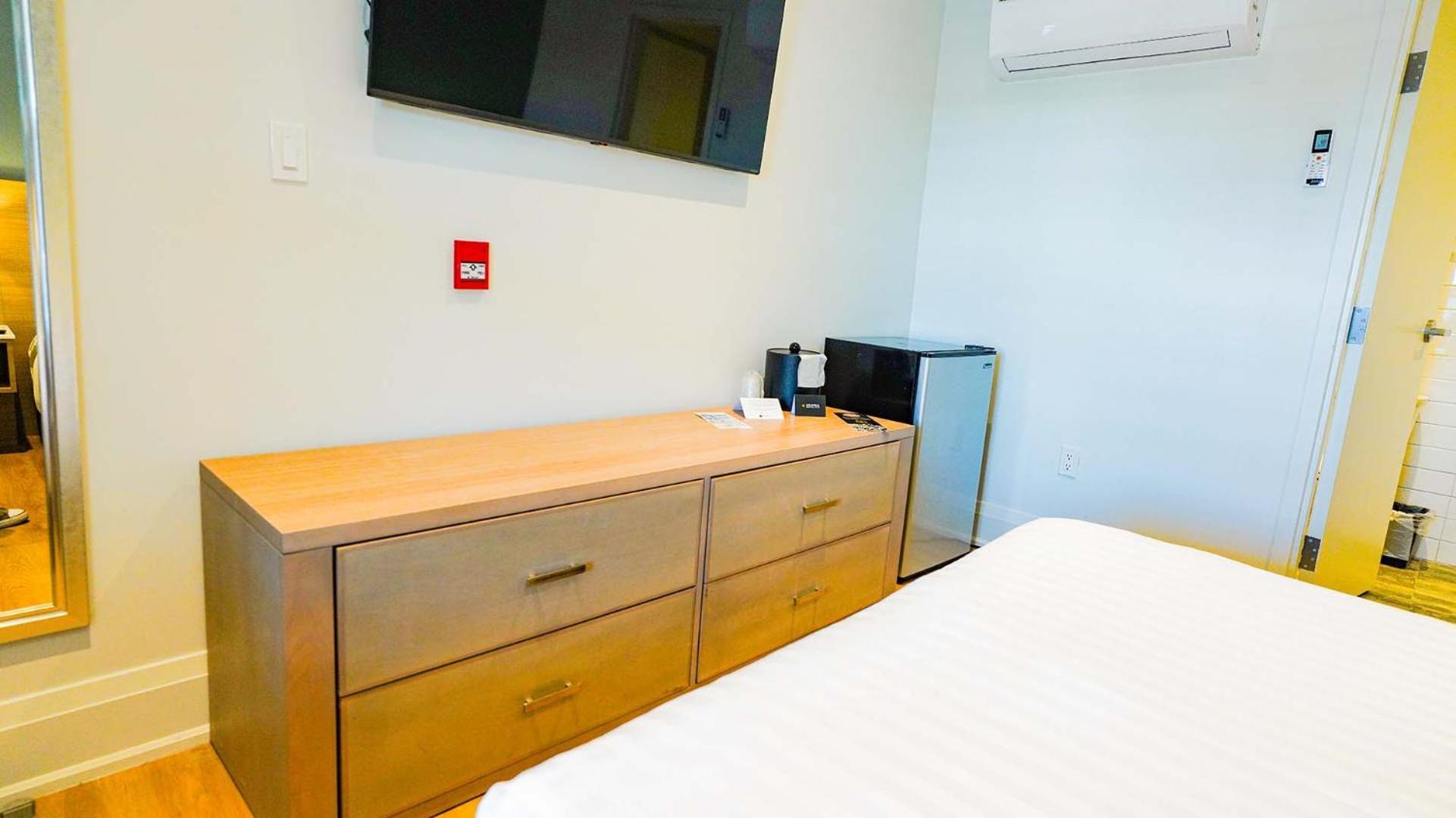 Colonial Hotel & Suites Grand Bend Bagian luar foto