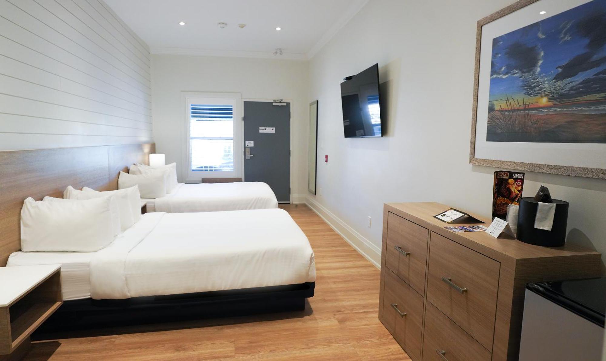 Colonial Hotel & Suites Grand Bend Bagian luar foto