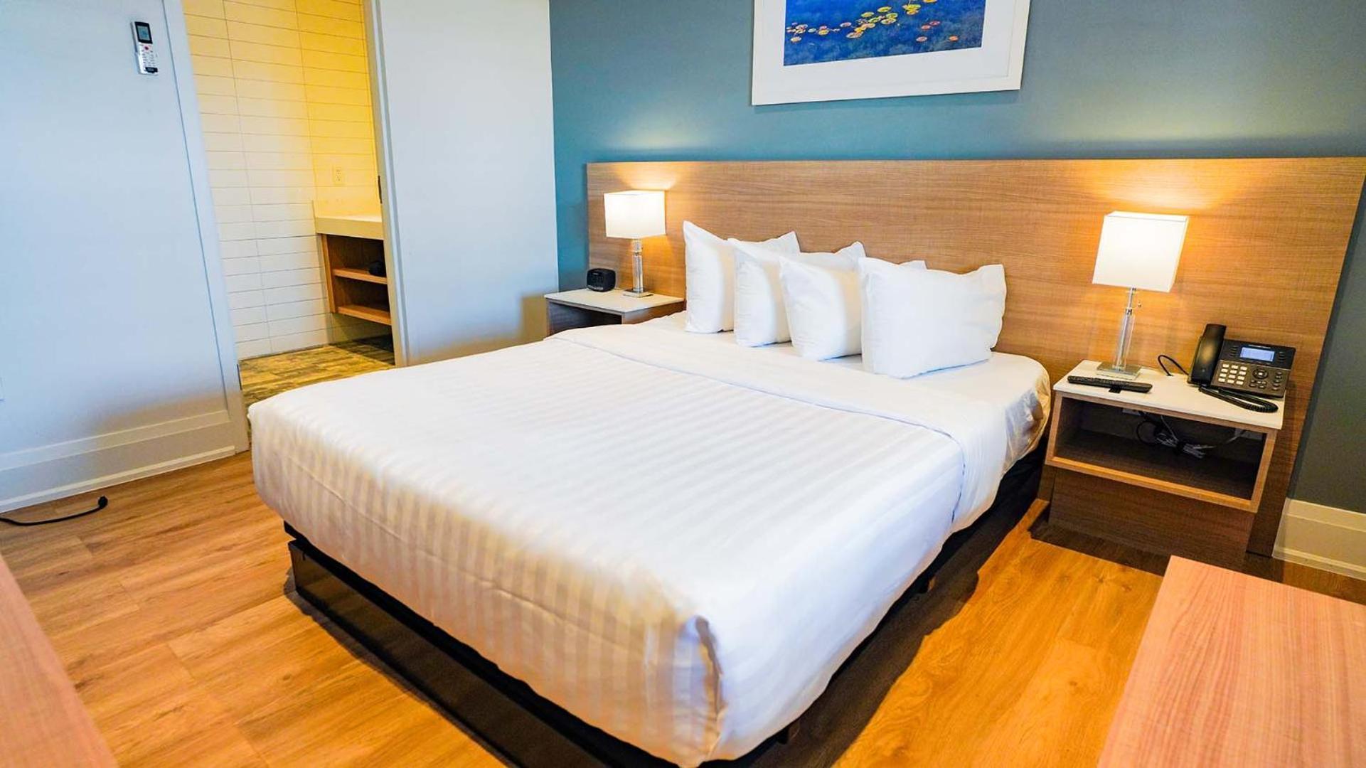 Colonial Hotel & Suites Grand Bend Bagian luar foto