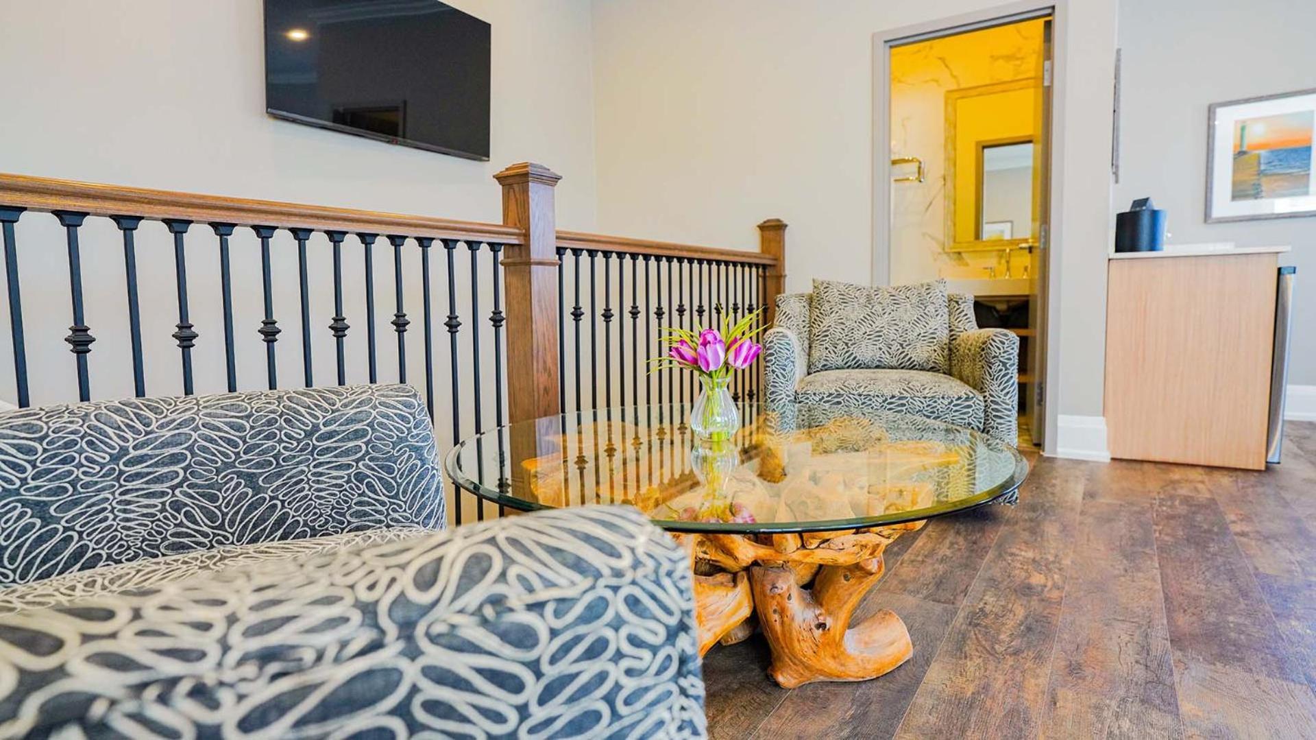 Colonial Hotel & Suites Grand Bend Bagian luar foto