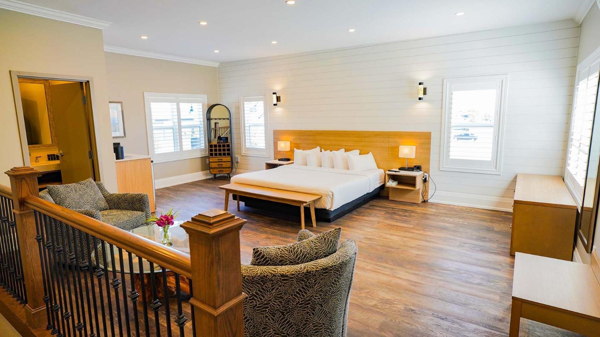 Colonial Hotel & Suites Grand Bend Bagian luar foto